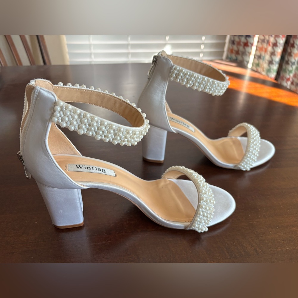 Winflag Sandals - Women’s White Satin, Chunky Heel, Sandals w/Pearls. Size 8.5